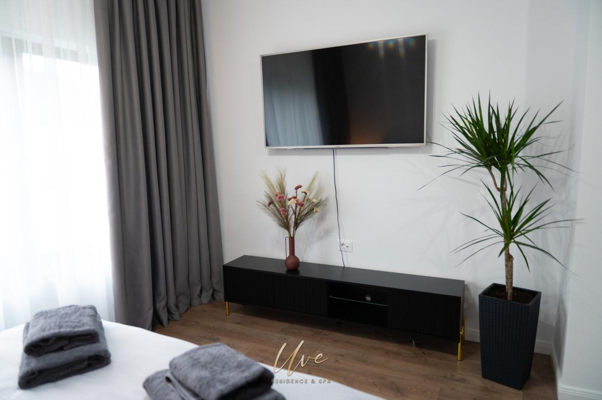 Uve & Apartment *